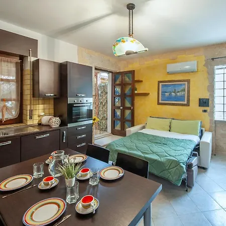 Holiday home Ampia Veranda A 50 Mt Dal Mare Free Wifi