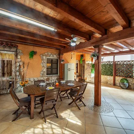 Holiday home Ampia Veranda A 50 Mt Dal Mare Free Wifi